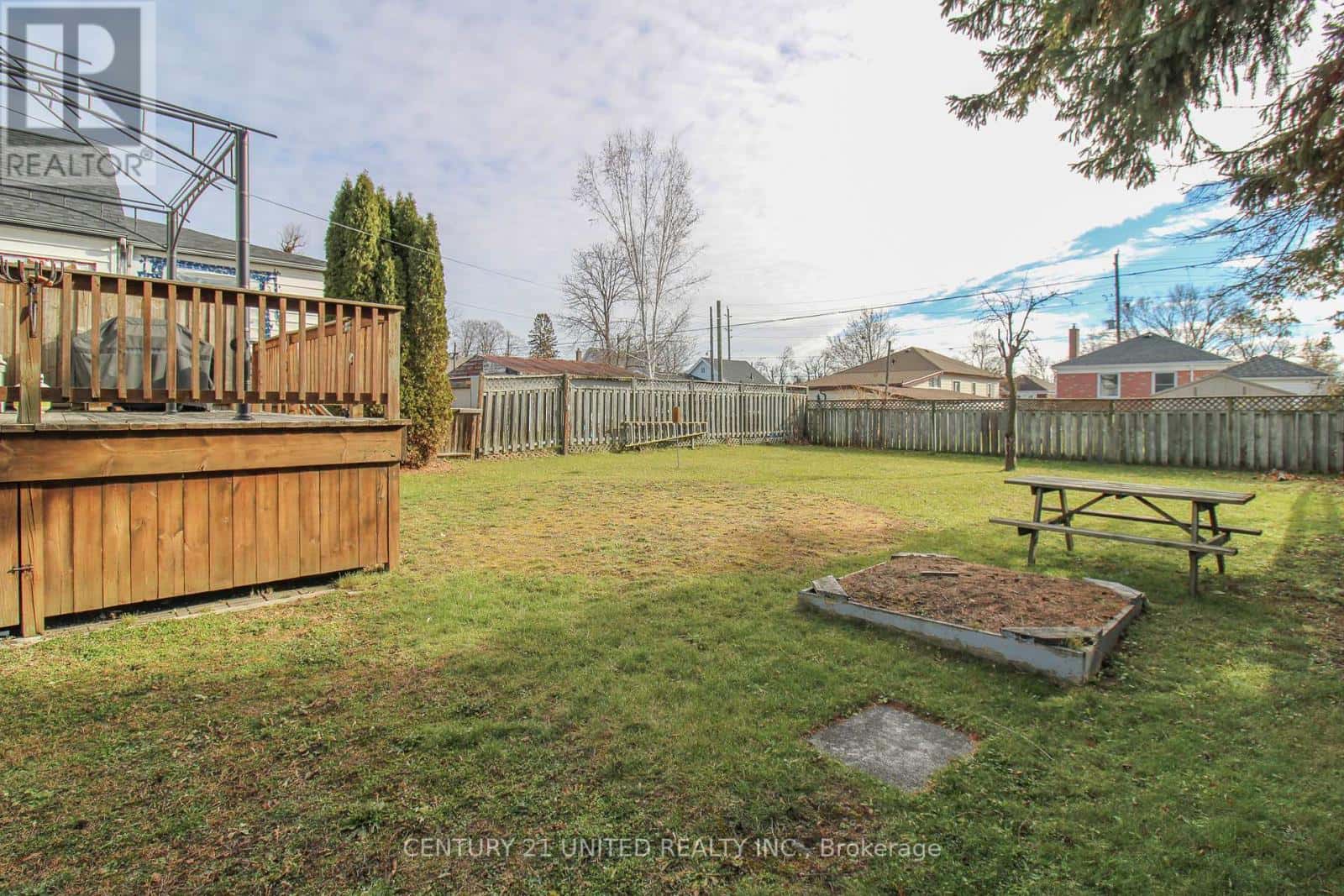 677 ORPINGTON ROAD — Peterborough (Otonabee Ward 1), Ontario - Photo 5 of 37