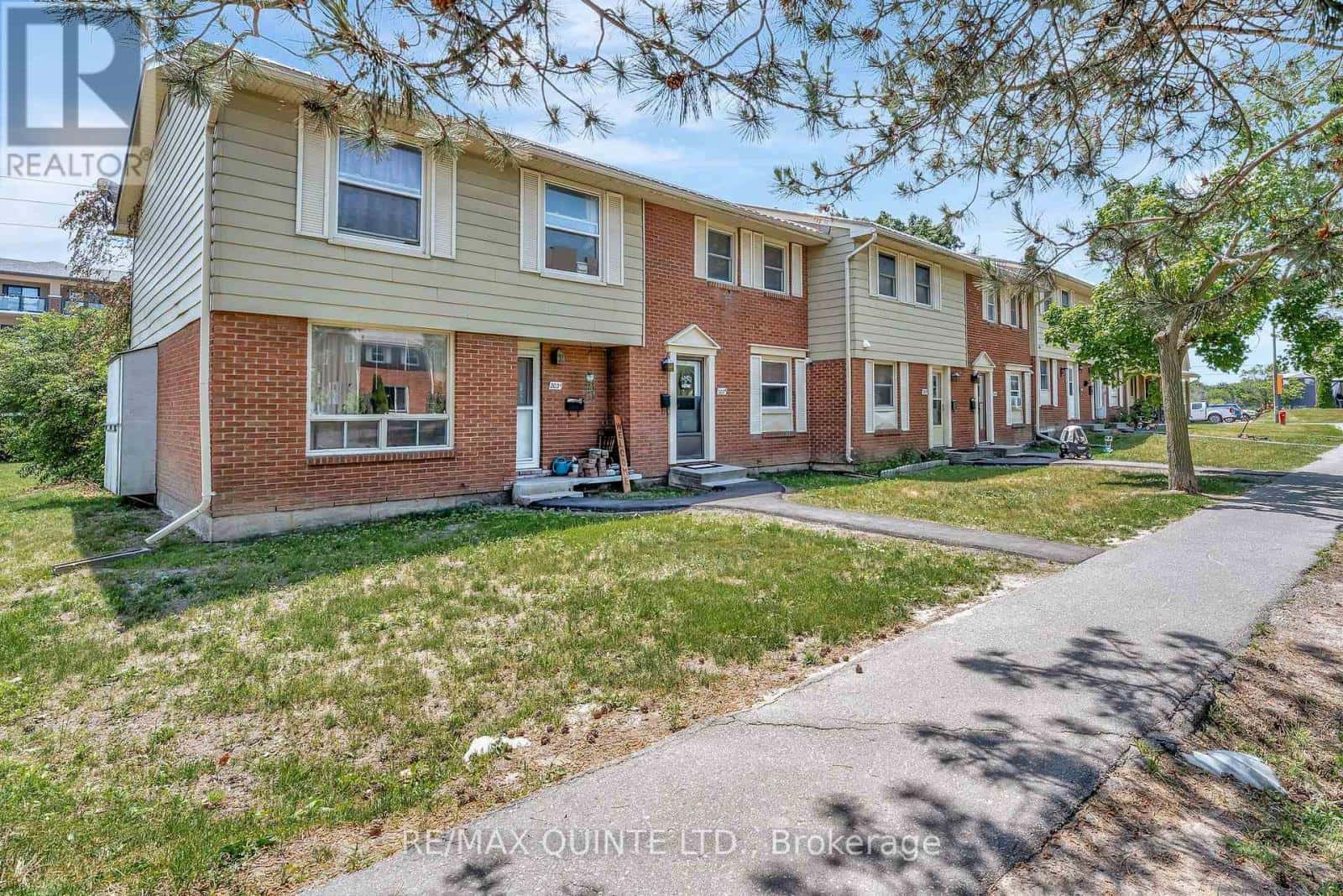 H- 203 NORTH PARK STREET — Belleville (Belleville Ward), Ontario - Photo 5 of 34