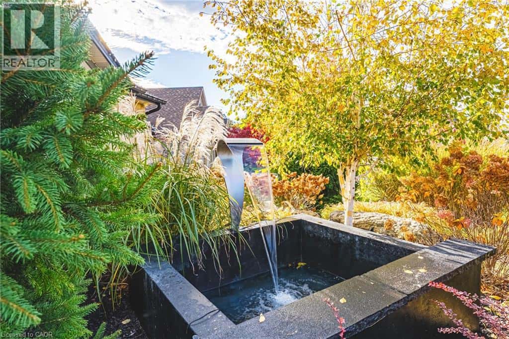 712 HIGHVALLEY Road — Ancaster, Ontario - Photo 4 of 48