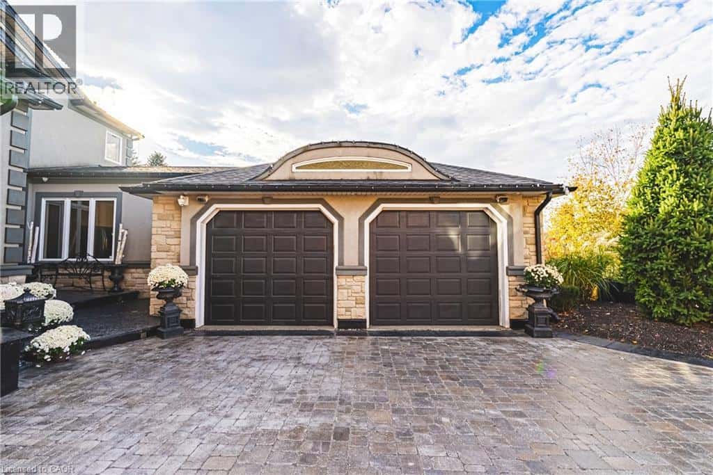 712 HIGHVALLEY Road — Ancaster, Ontario - Photo 5 of 48