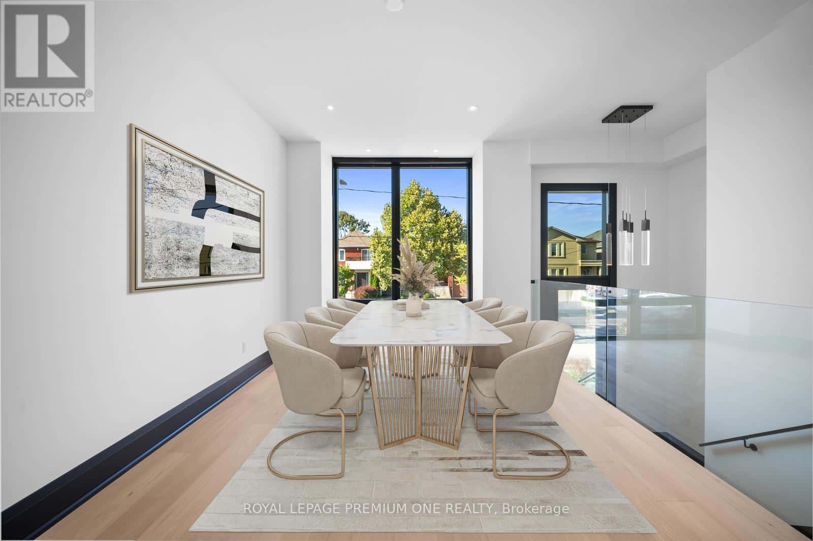 683 GLENCAIRN AVENUE — Toronto (Englemount-Lawrence), Ontario - Photo 2 of 31