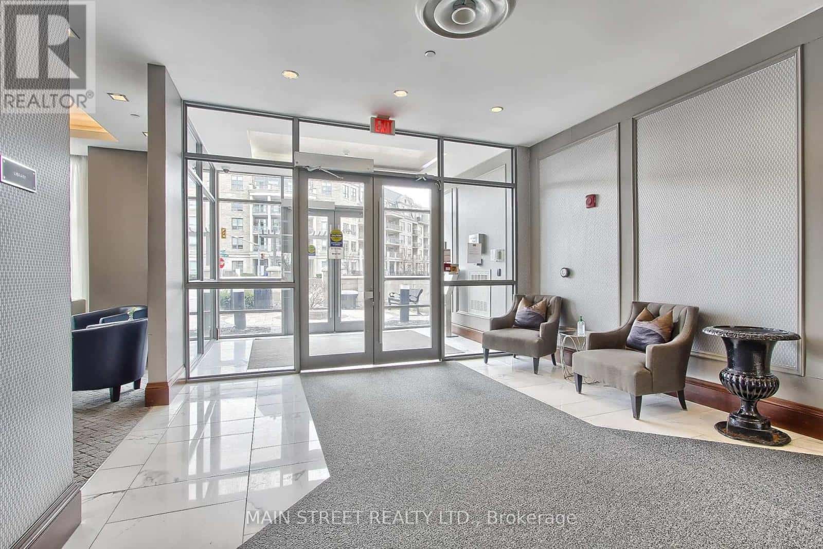 619 - 111 CIVIC SQUARE GATE — Aurora (Bayview Wellington), Ontario - Photo 3 of 45