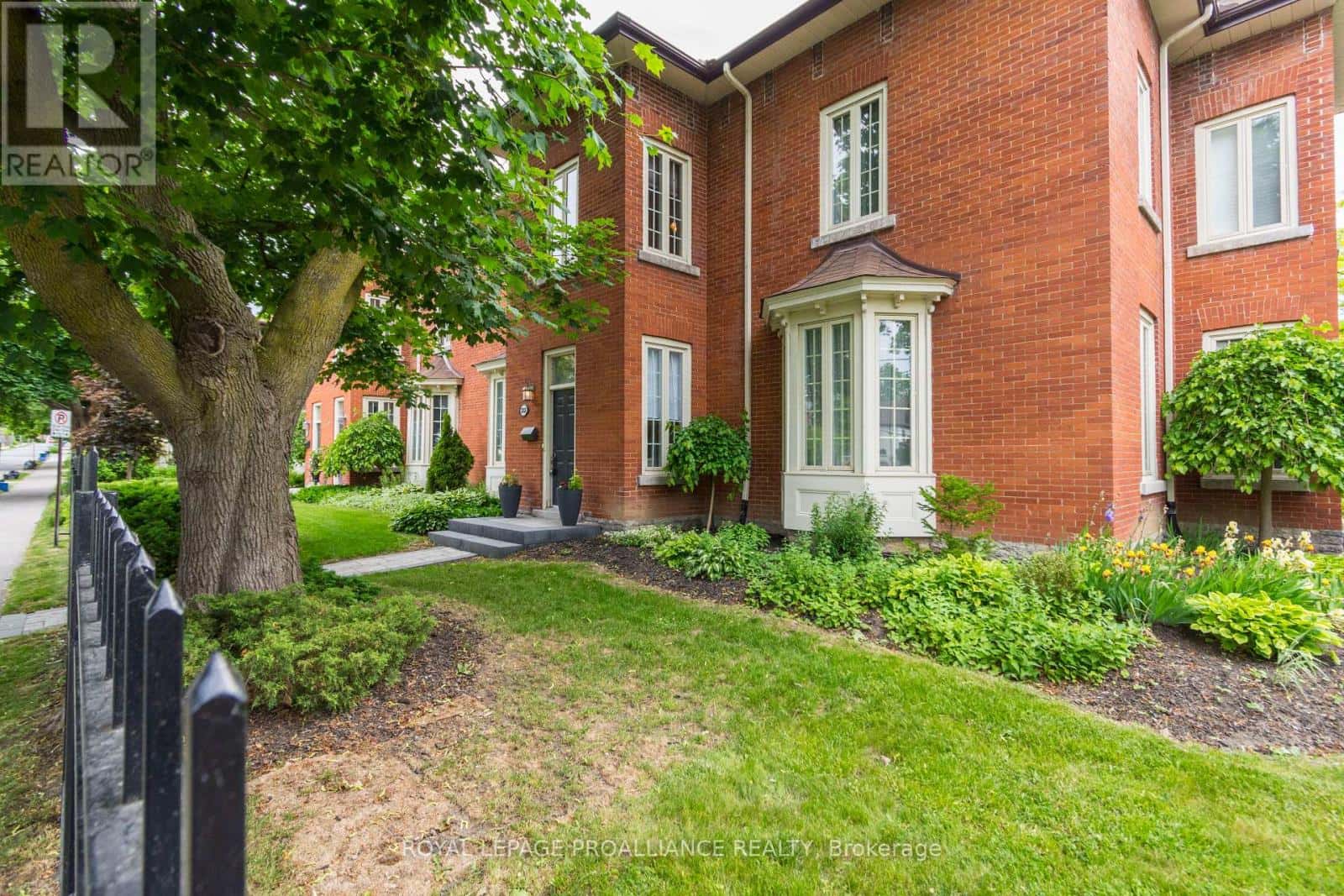 5 - 233 JOHN STREET — Belleville (Belleville Ward), Ontario - Photo 5 of 34