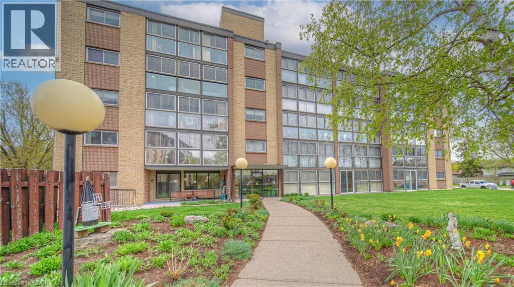 400 CHAMPLAIN Boulevard Unit# 406 — Cambridge, Ontario - Main photo