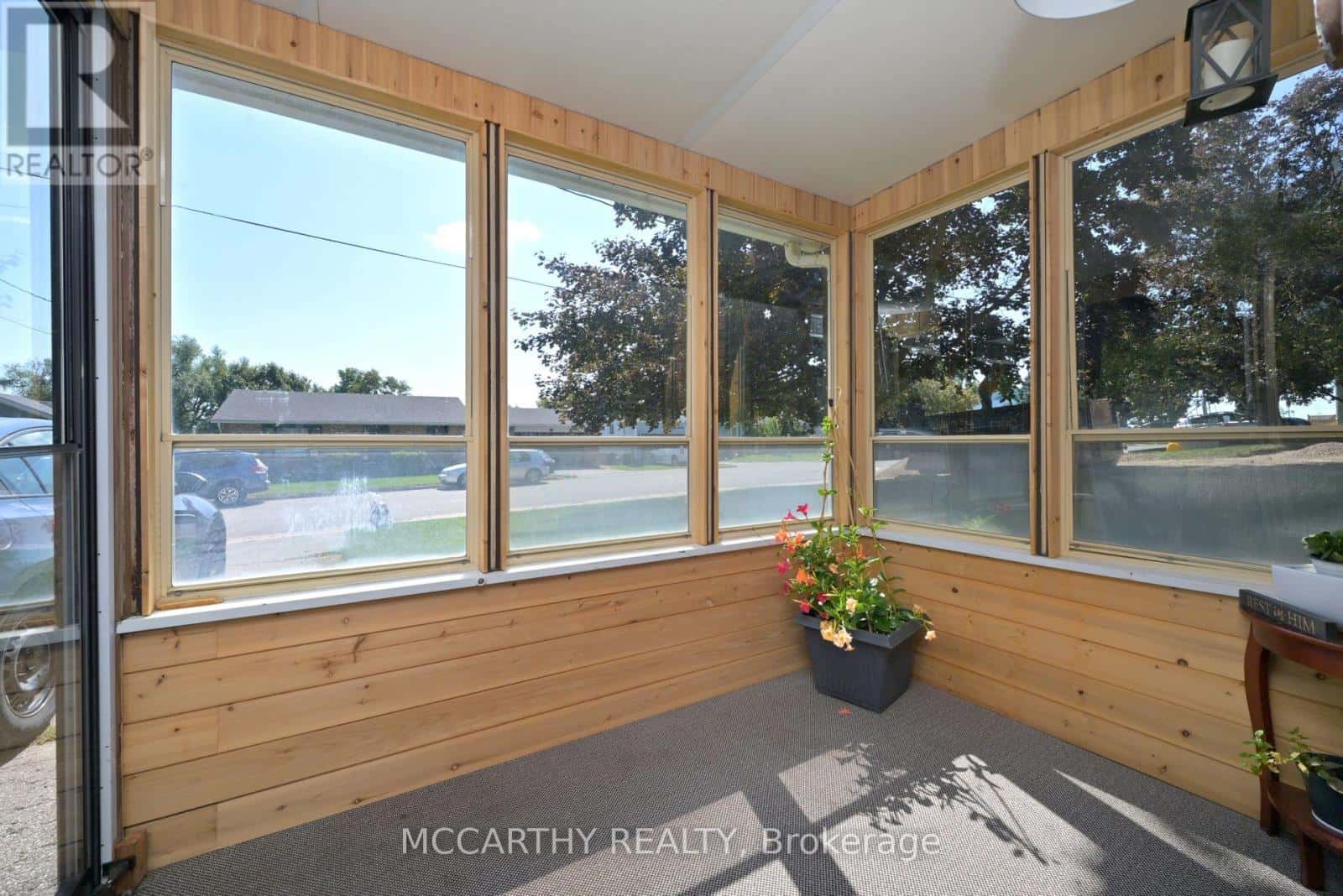 130 FRANKLYN STREET — Shelburne, Ontario - Photo 3 of 36