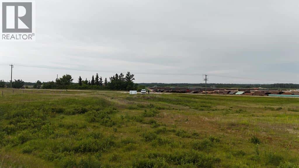 4000 45 ave — Millet, Alberta - Photo 2 of 4