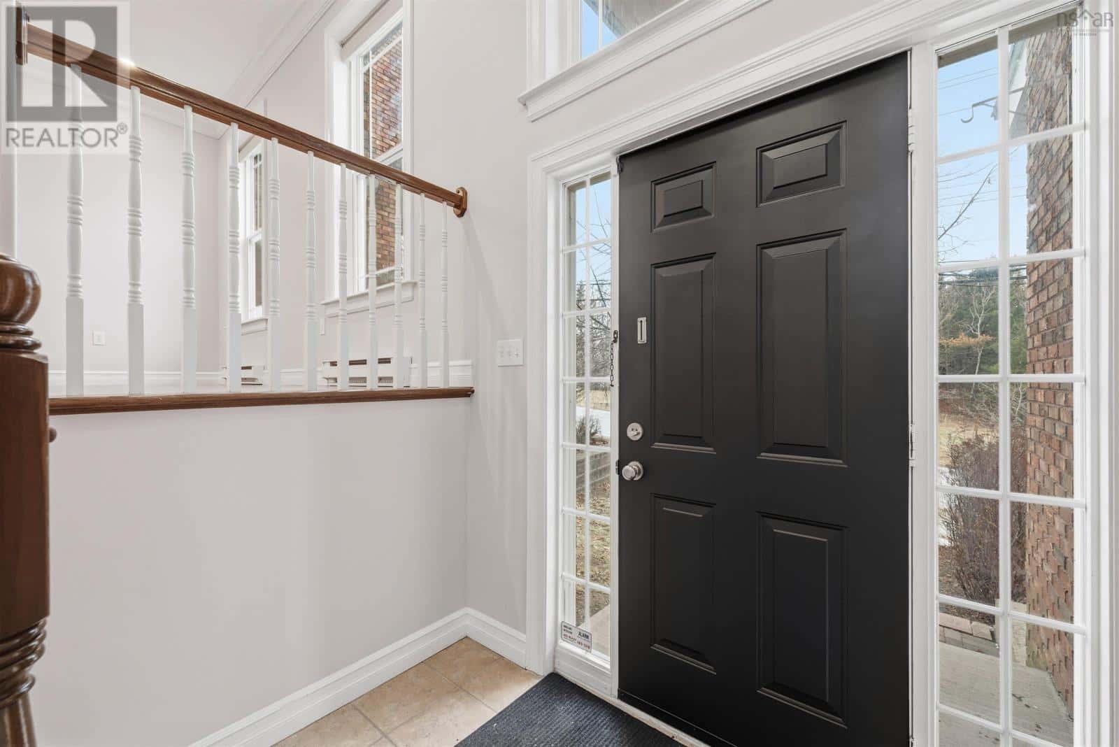 48 Southgate Drive — Halifax Regional Municipality, Nova Scotia - Photo 3 of 38