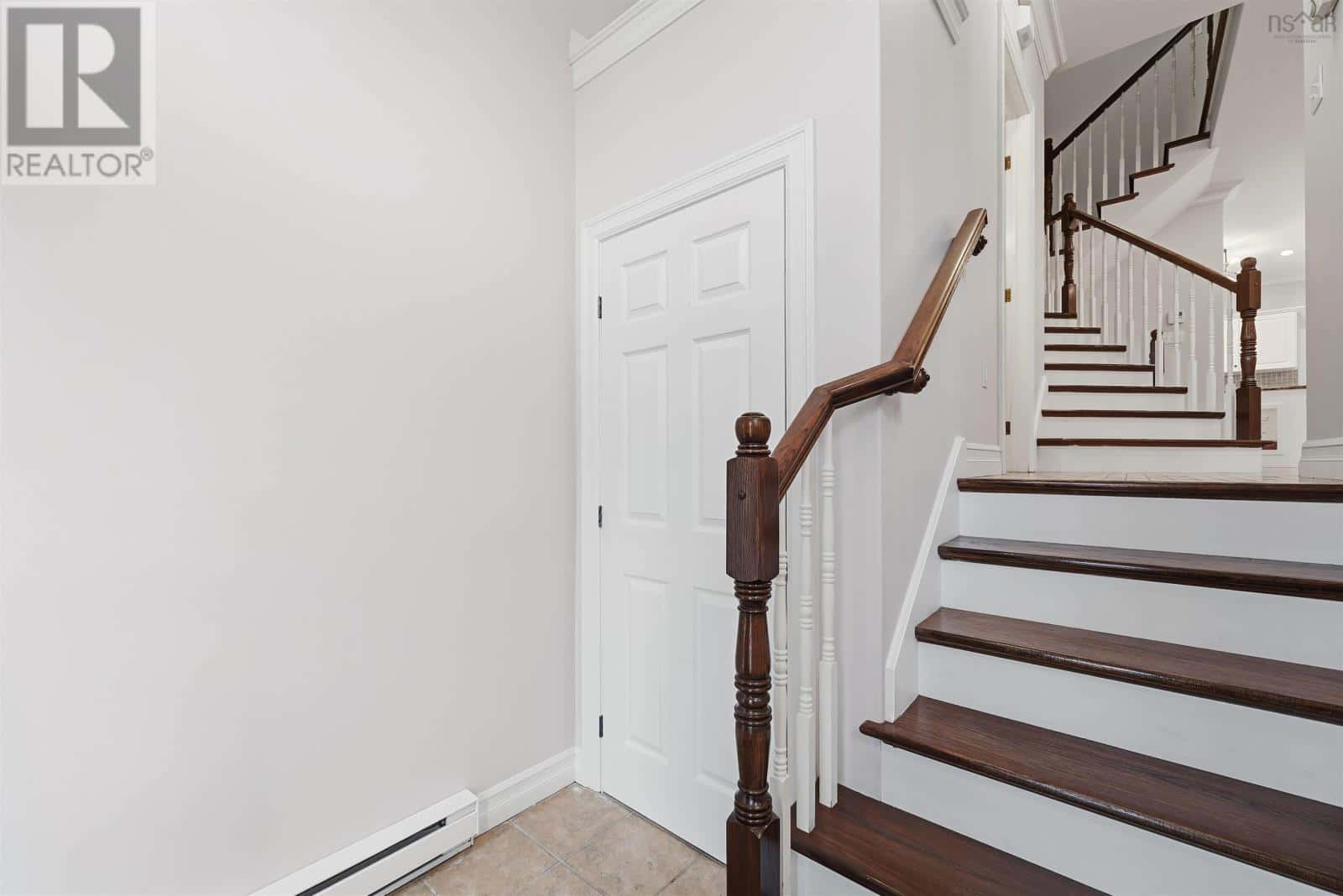 48 Southgate Drive — Halifax Regional Municipality, Nova Scotia - Photo 4 of 38