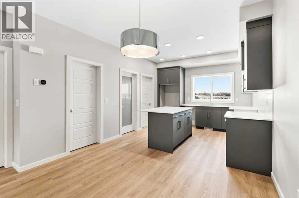 145 Lincoln Crescent — Rural Red Deer County, Alberta - Photo 2 of 11