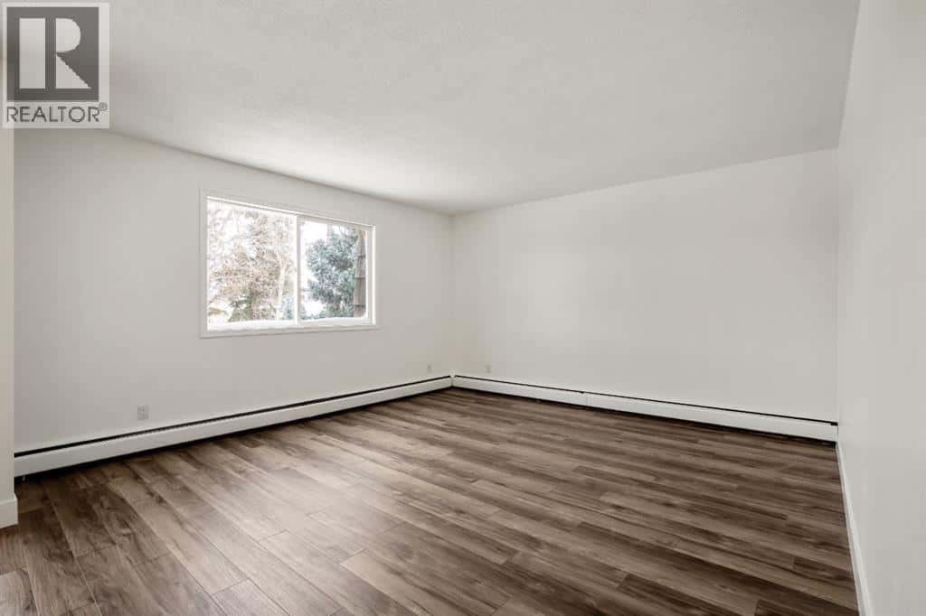 5, 2319 19 Street — Nanton, Alberta - Photo 4 of 30