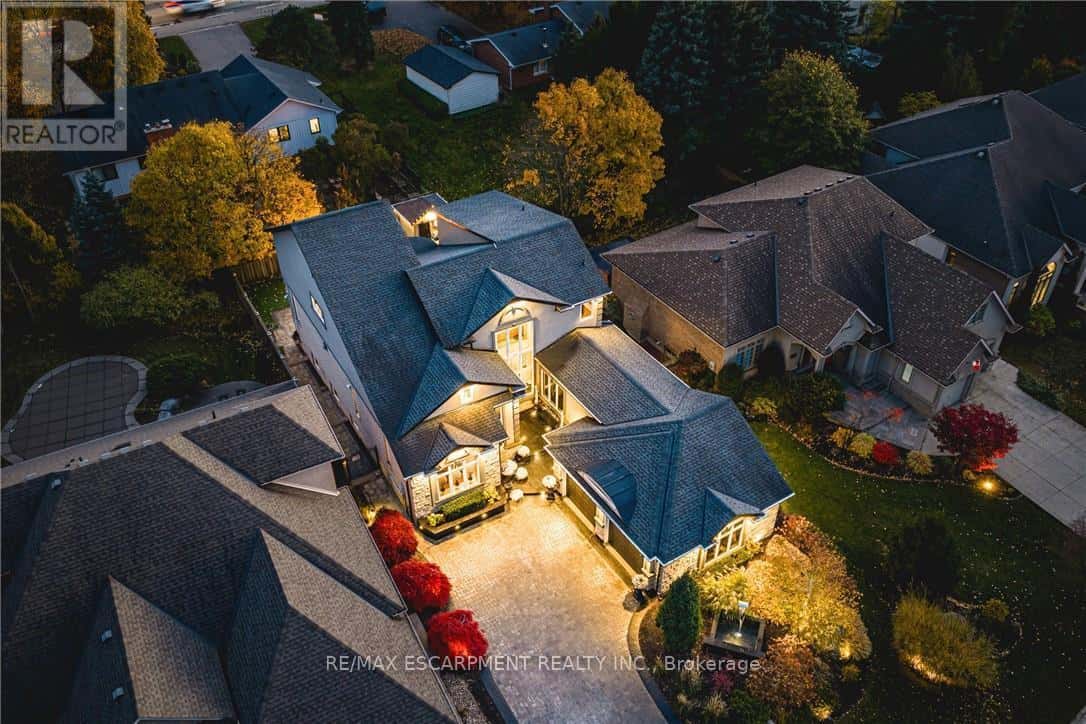 712 HIGHVALLEY ROAD — Hamilton (Ancaster), Ontario - Photo 2 of 48