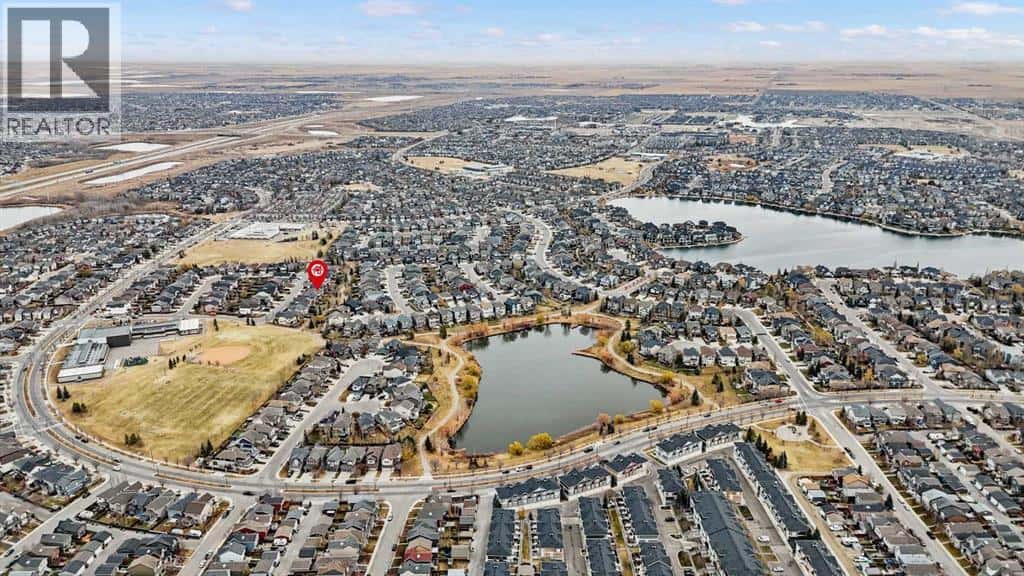 134 Autumn Gardens SE — Calgary, Alberta - Photo 4 of 39