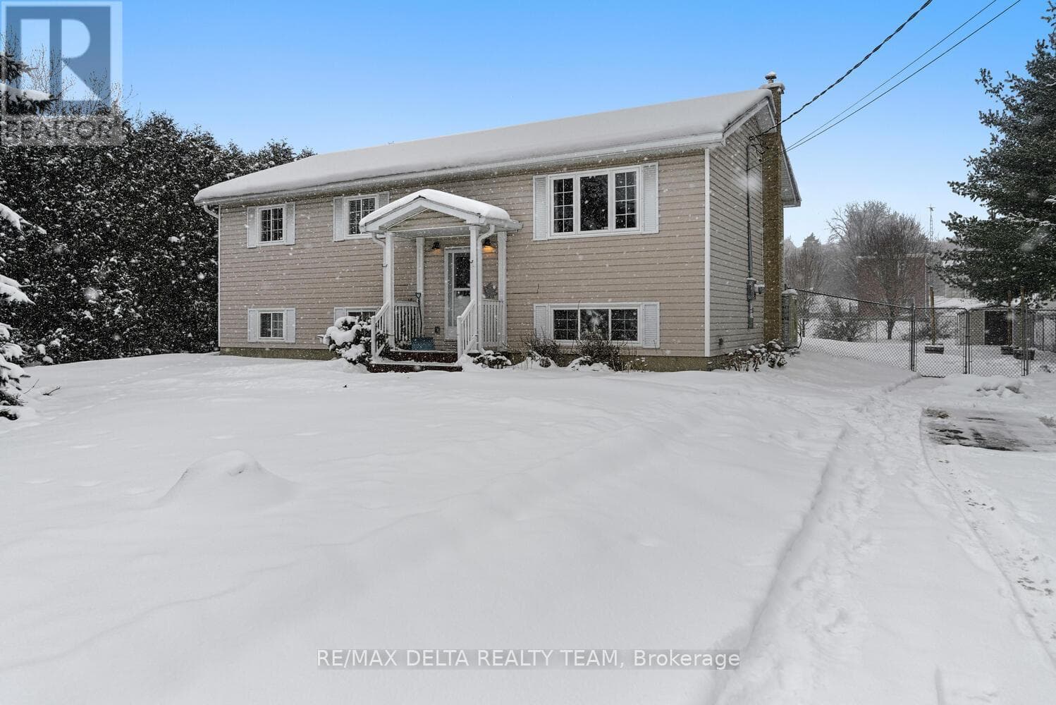 9 PERYL ROAD — Front of Yonge, Ontario - Main photo