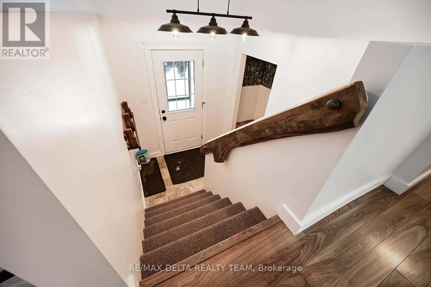 9 PERYL ROAD — Front of Yonge, Ontario - Photo 4 of 48