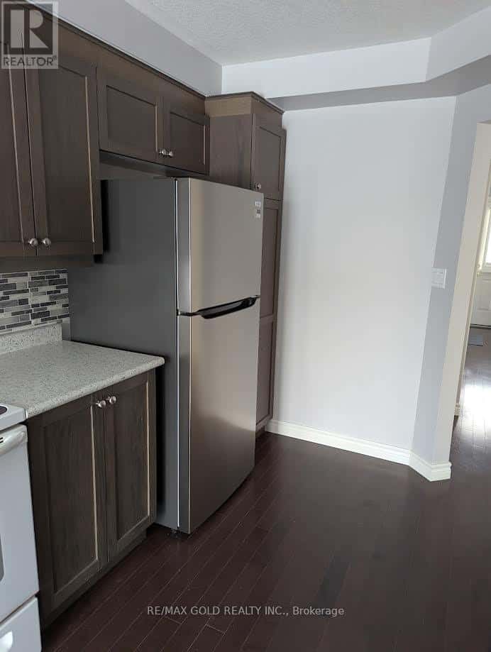 Waterloo — Waterloo - Photo 5 of 24