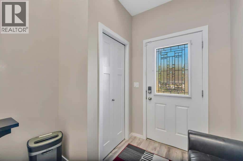 5, 5301 Windward Place — Sylvan Lake, Alberta - Photo 5 of 46