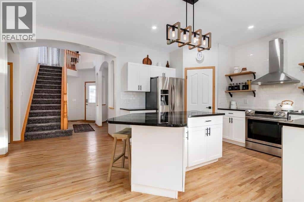 13 Bow Ridge Link — Cochrane, Alberta - Photo 5 of 50