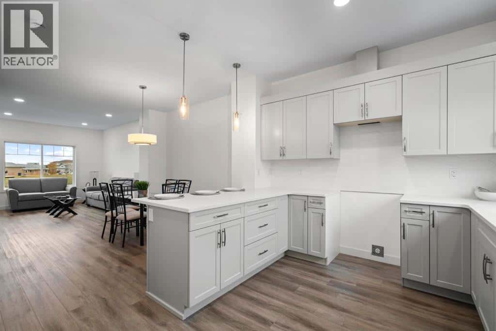 7309A 44B Avenue — Camrose, Alberta - Photo 3 of 18