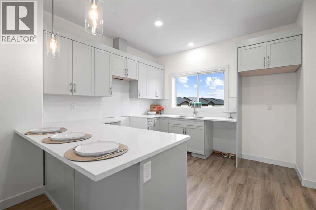 7309A 44B Avenue — Camrose, Alberta - Photo 4 of 18