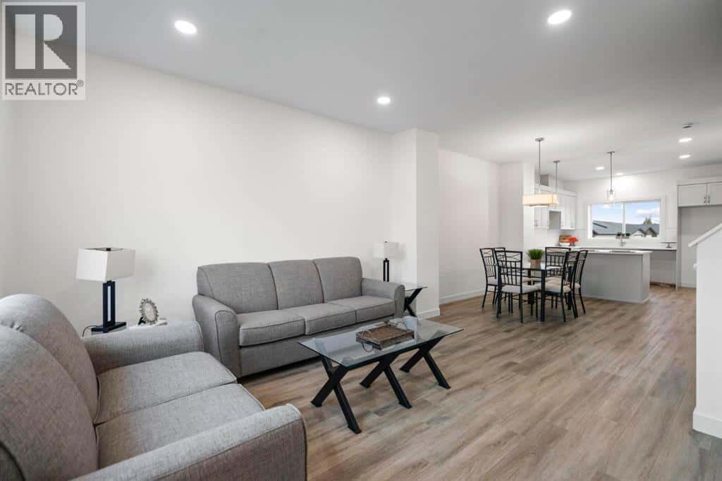 7309A 44B Avenue — Camrose, Alberta - Photo 2 of 18