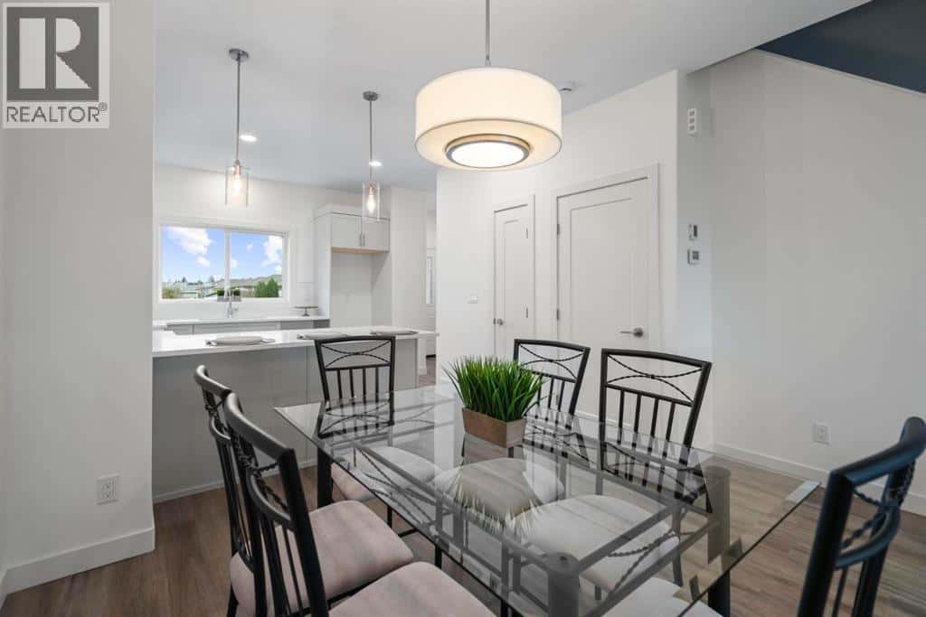 7309A 44B Avenue — Camrose, Alberta - Photo 5 of 18