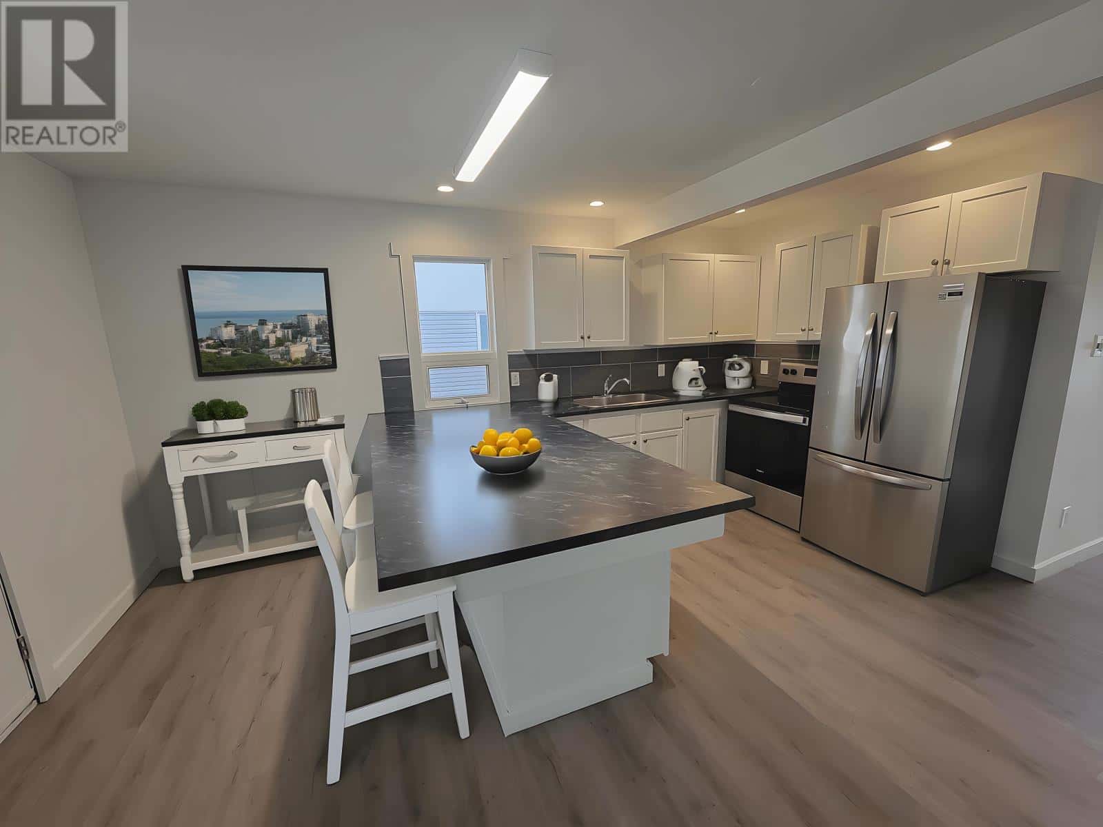 613 Third ST W — Fort Frances, Ontario - Photo 3 of 21