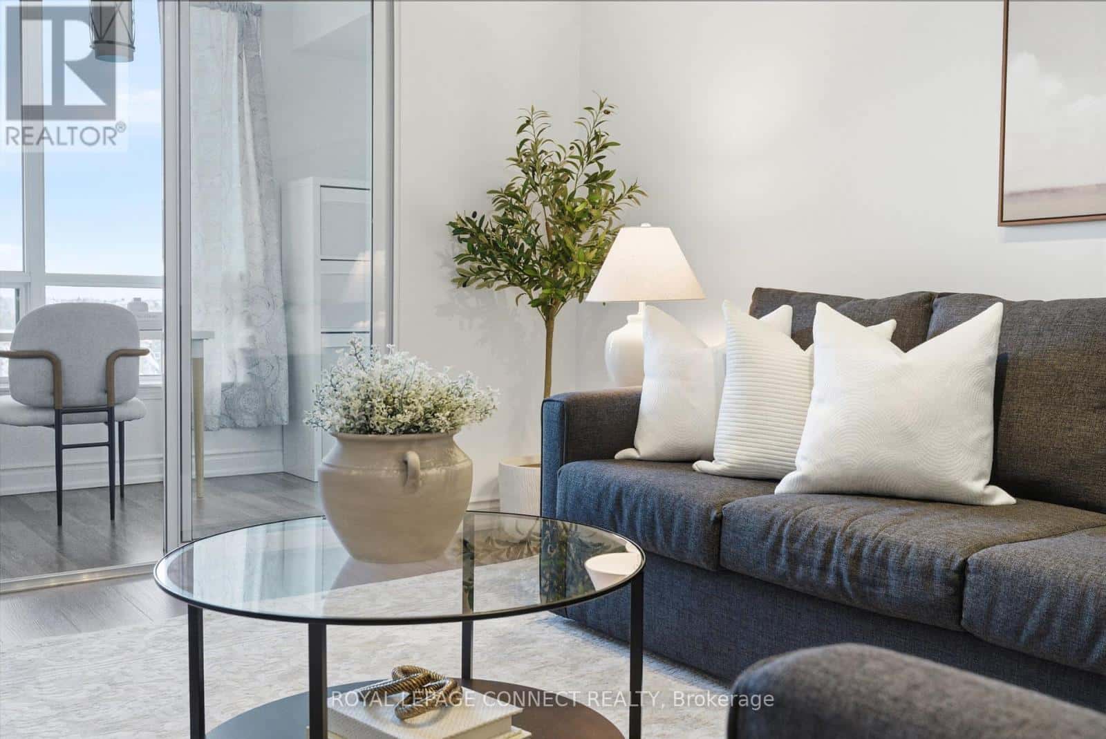 711 Rossland Road East 514