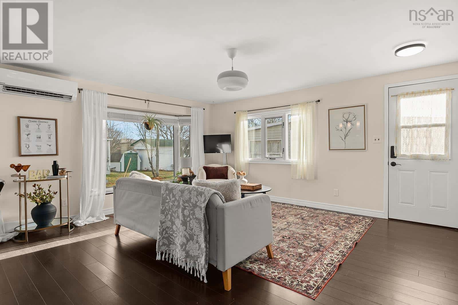 45 Mulgrave Lane — Dartmouth, Nova Scotia - Photo 4 of 38