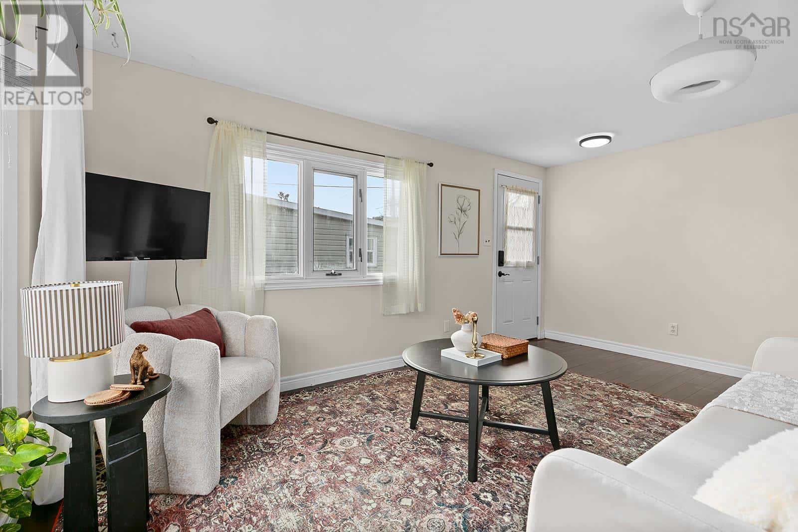 45 Mulgrave Lane — Dartmouth, Nova Scotia - Photo 3 of 38