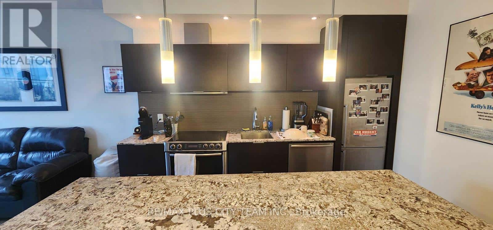 2304 - 8 CHARLOTTE STREET — Toronto (Waterfront Communities) - Photo 5 of 14