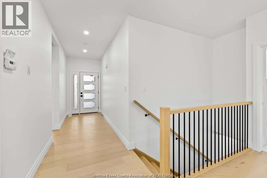 8024 MEO BOULEVARD — LaSalle, Ontario - Photo 4 of 26