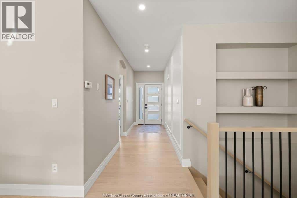 8020 MEO BOULEVARD — LaSalle, Ontario - Photo 2 of 27