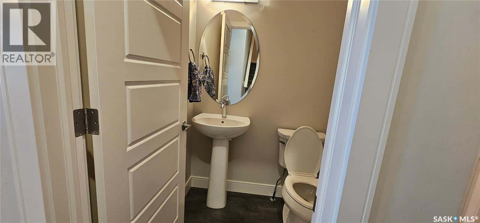 51 115 Veltkamp CRESCENT — Saskatoon, Saskatchewan - Photo 4 of 26