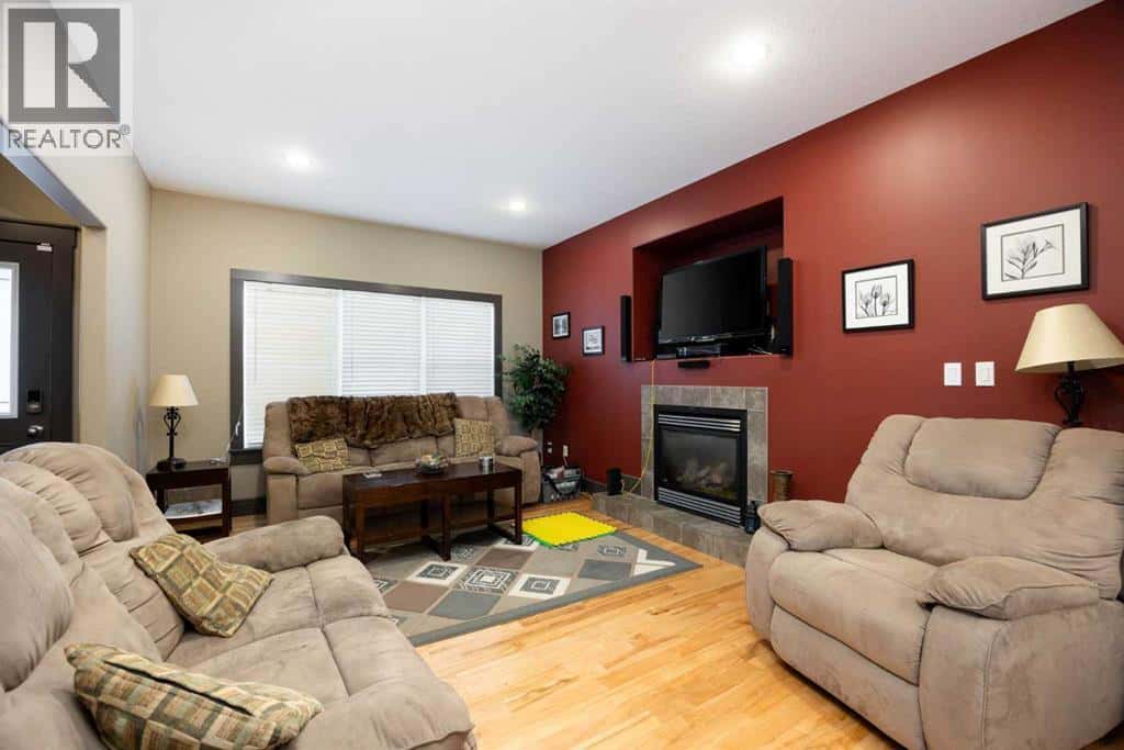 144 Falcon Drive — Fort McMurray, Alberta - Photo 3 of 26