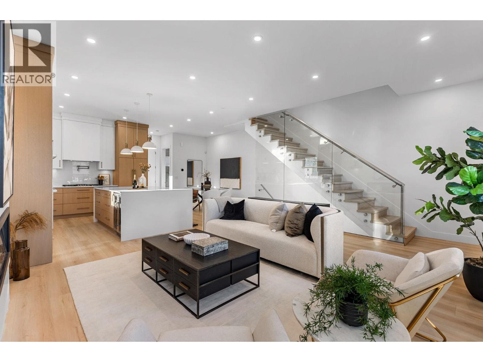 4 1536 DUTHIE AVENUE — Burnaby, British Columbia - Main photo