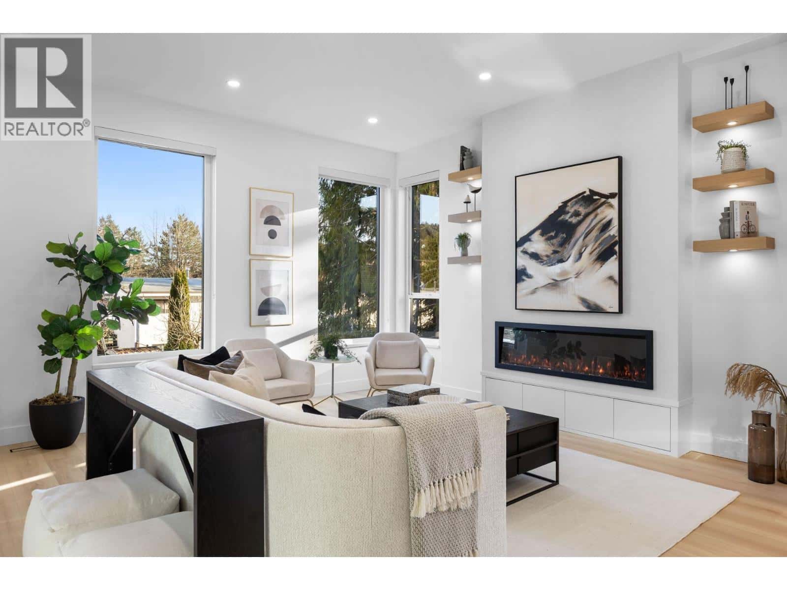 4 1536 DUTHIE AVENUE — Burnaby, British Columbia - Photo 3 of 40