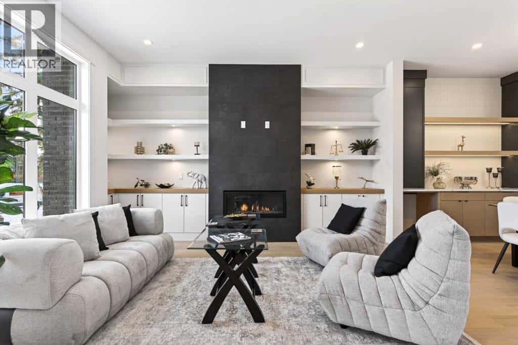 2417 26 Street SW — Calgary, Alberta - Photo 3 of 50