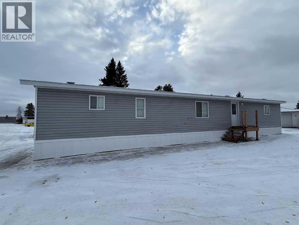 51, 5020 AB-2A — Ponoka, Alberta - Photo 3 of 22