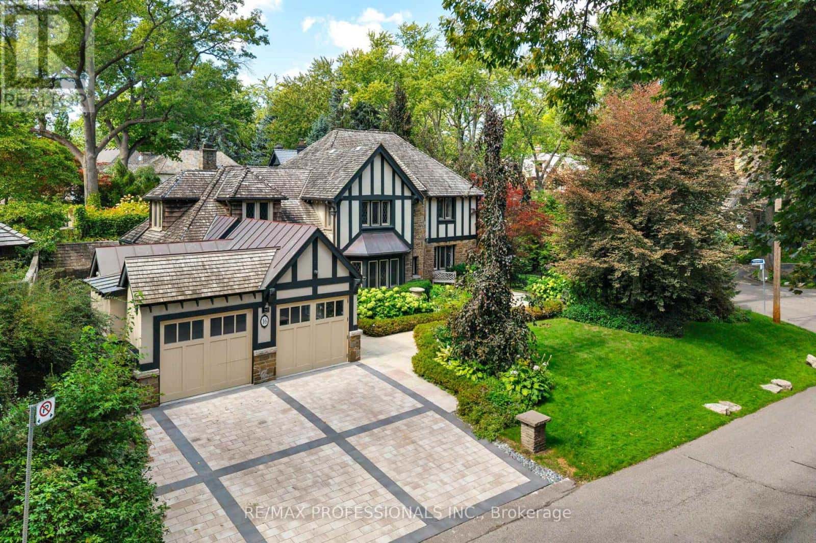 16 KINGSWAY CRESCENT — Toronto (Kingsway South), Ontario - Photo 3 of 50