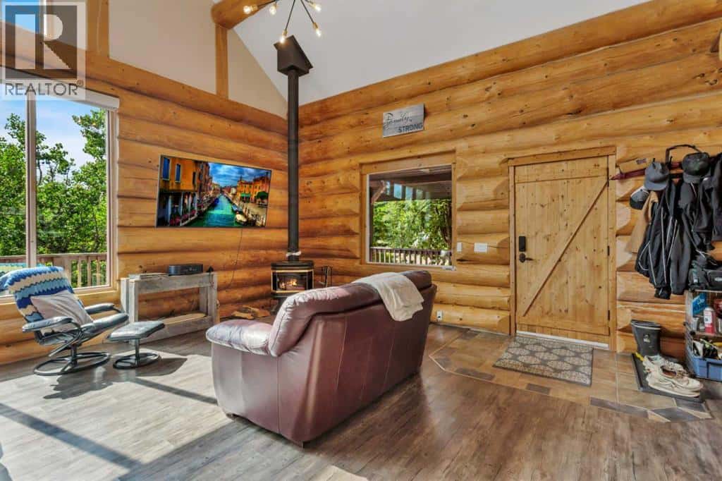 10, 37280 Highway 816 — Rural Red Deer County, Alberta - Photo 4 of 47