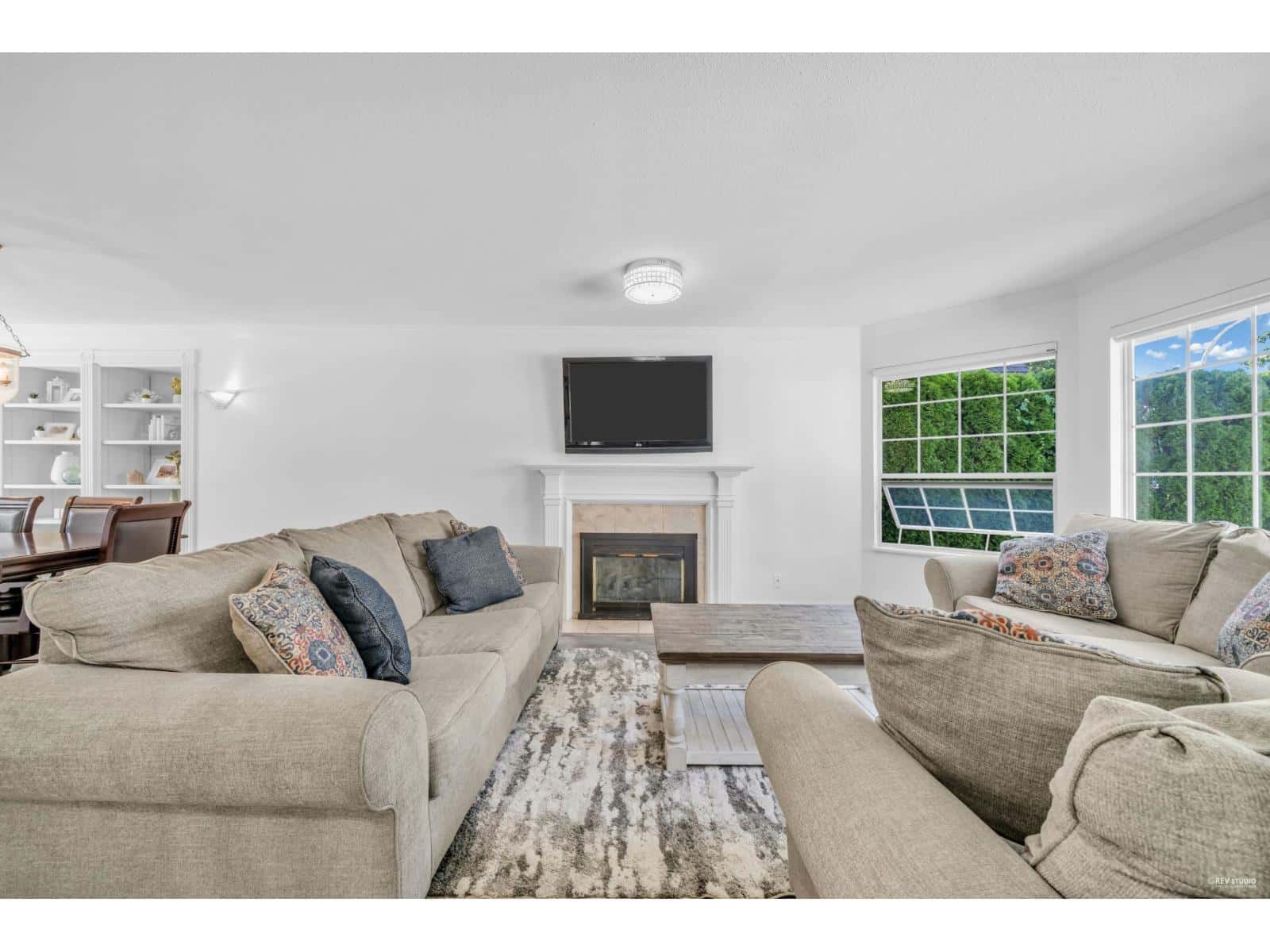 13330 59B AVENUE — Surrey, British Columbia - Photo 3 of 38