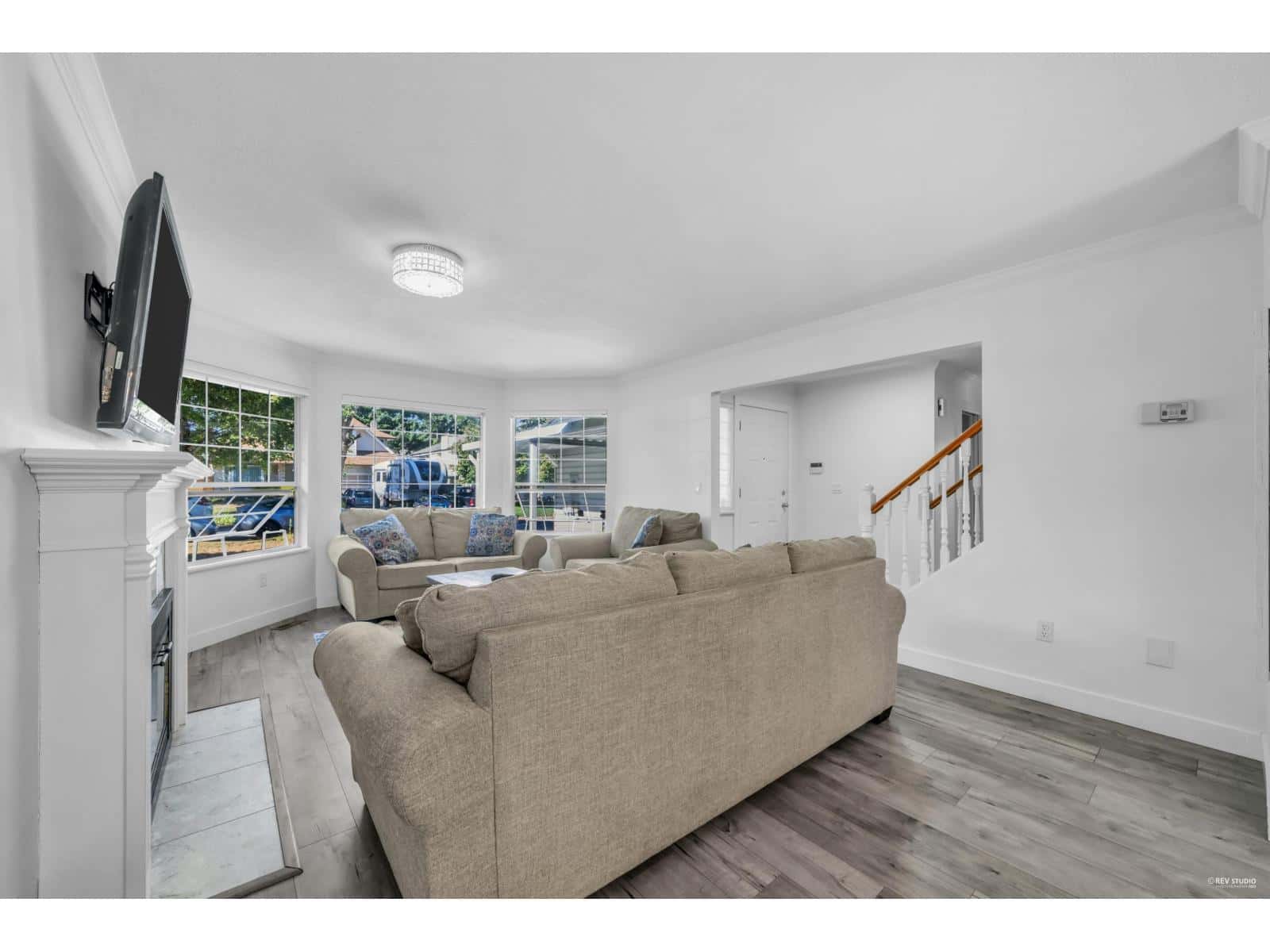 13330 59B AVENUE — Surrey, British Columbia - Photo 5 of 38