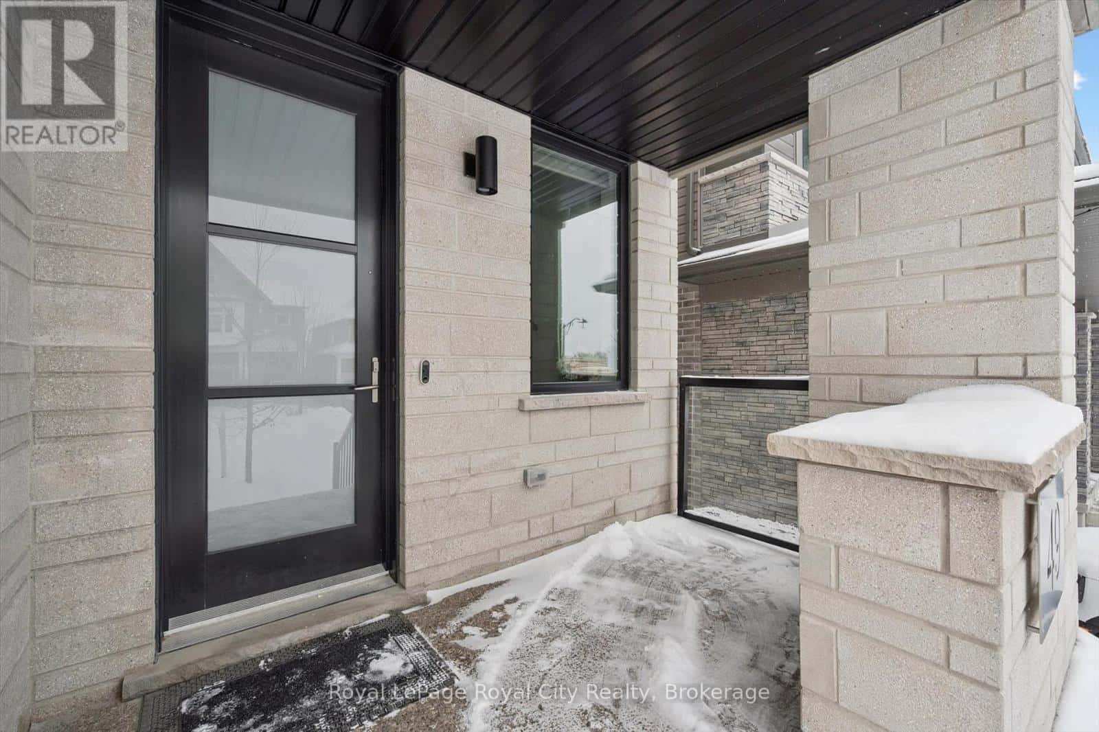 49 RYDER AVENUE — Guelph (Kortright West), Ontario - Photo 2 of 50