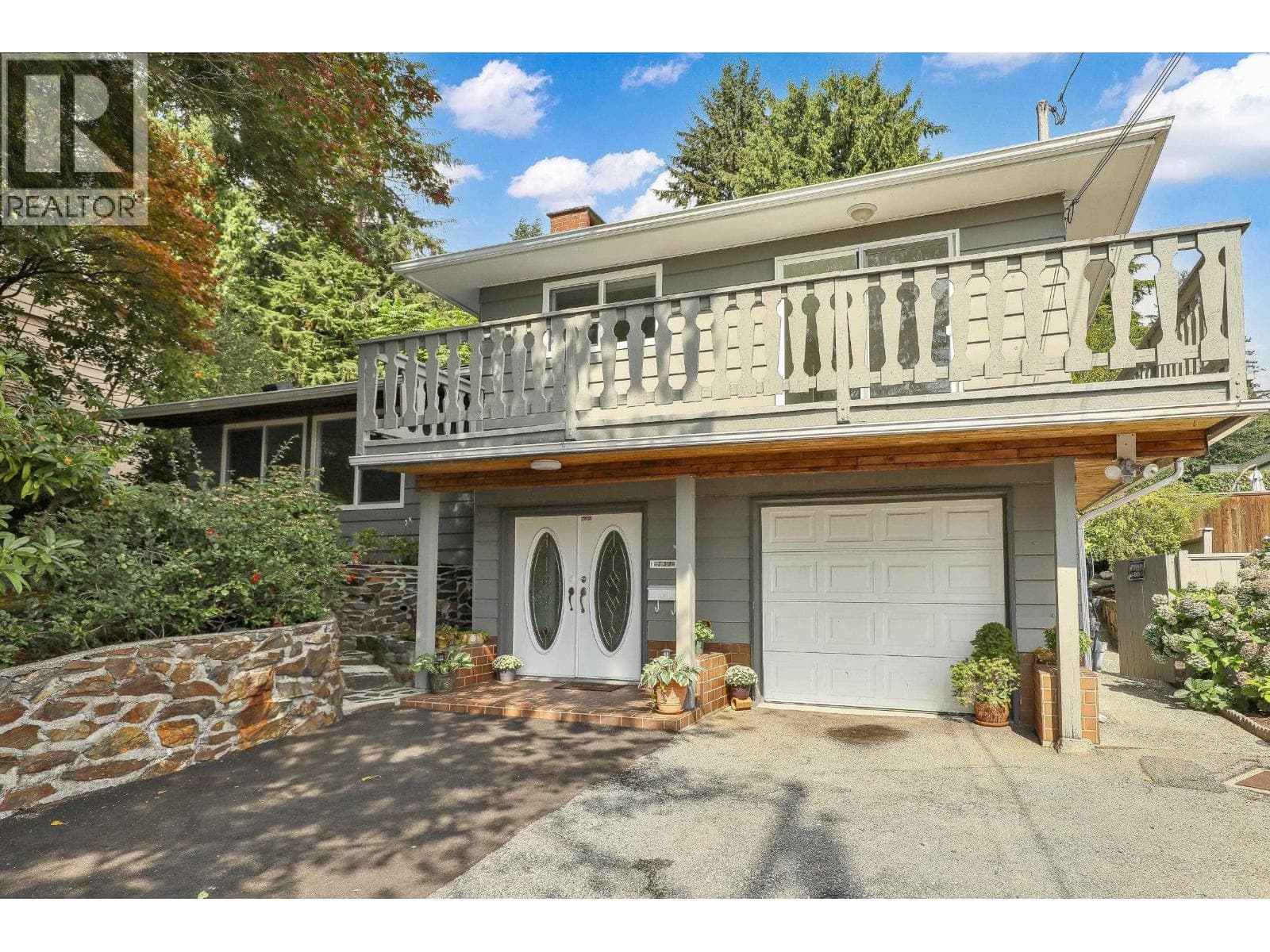 732 E 29TH STREET — North Vancouver, British Columbia - Main photo