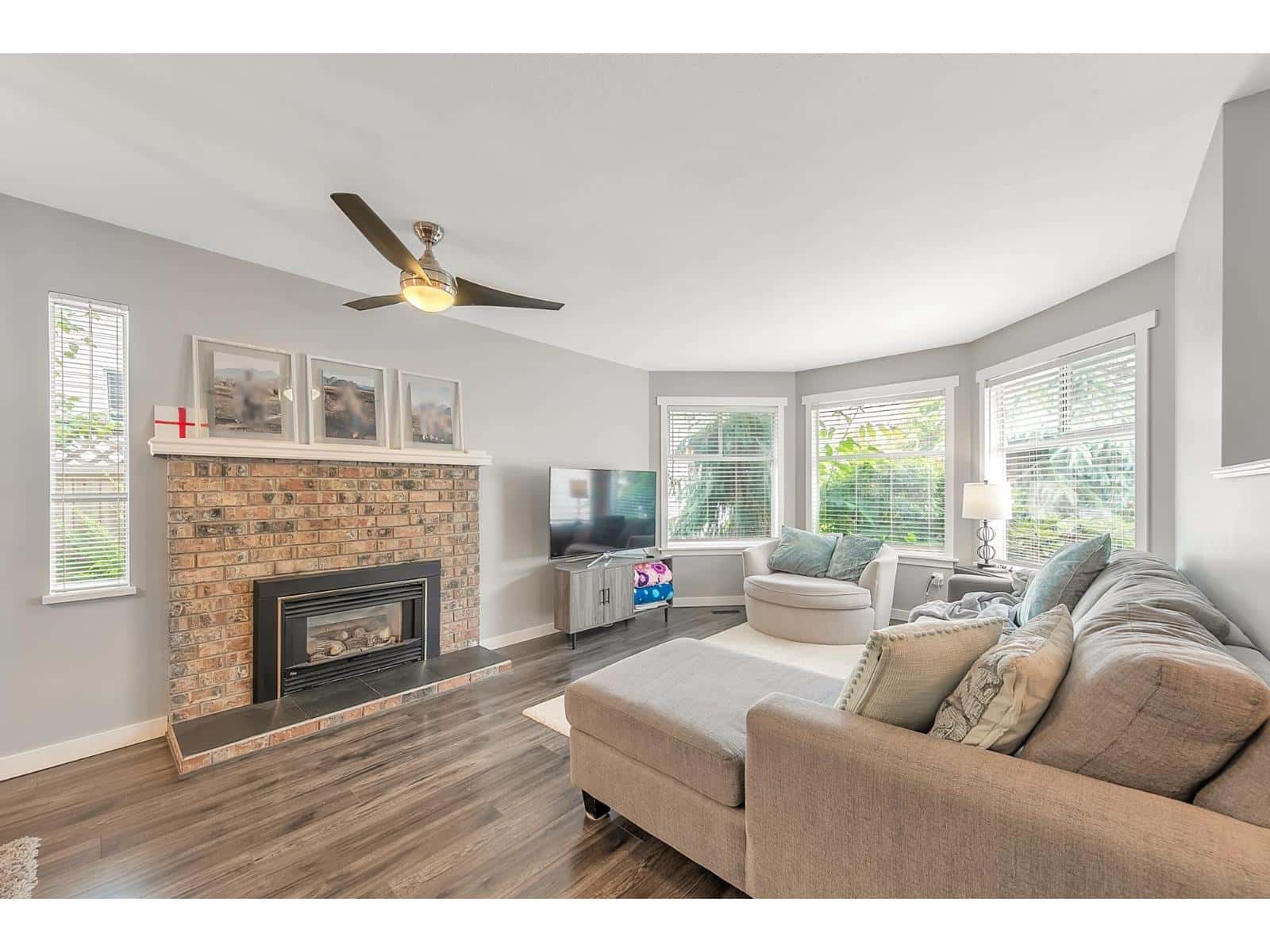 9286 212 STREET — Langley, British Columbia - Photo 2 of 30