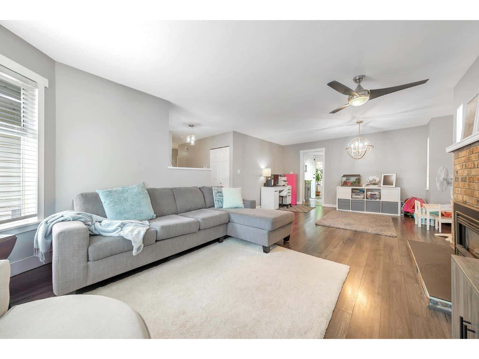 9286 212 STREET — Langley, British Columbia - Photo 4 of 30