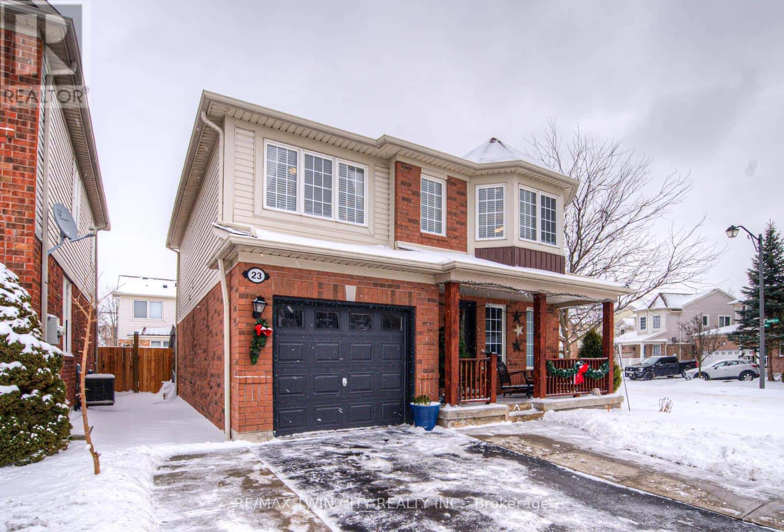 23 MAYO AVENUE — Cambridge, Ontario - Photo 3 of 48