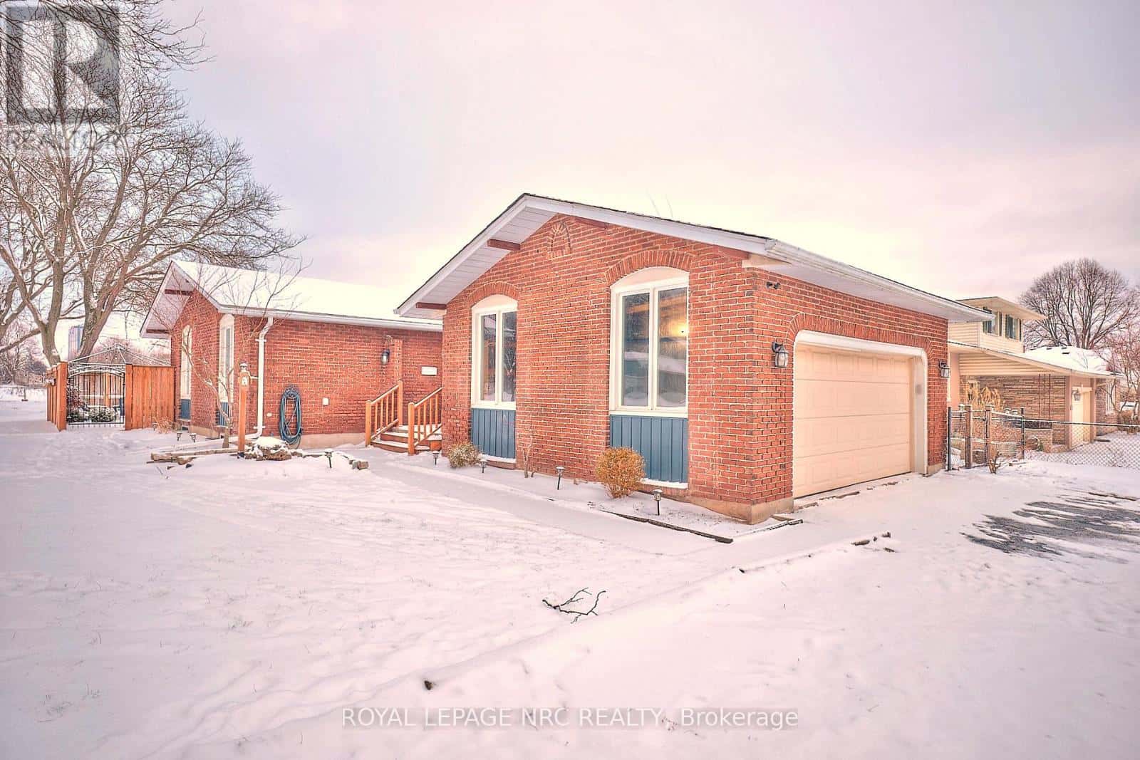 6796 STOKES STREET — Niagara Falls (Dorchester), Ontario - Photo 2 of 44