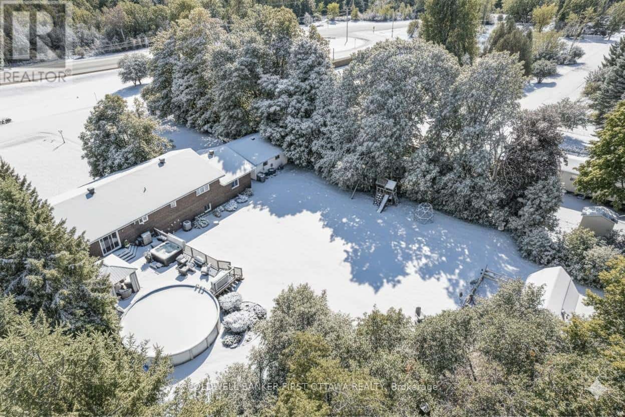 376 NAPOLEON STREET — Carleton Place, Ontario - Photo 3 of 49