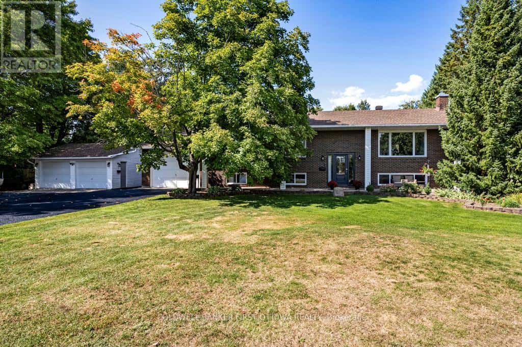 376 NAPOLEON STREET — Carleton Place, Ontario - Photo 4 of 49